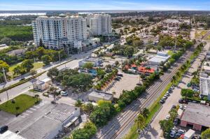 Aerial view of the mixed-use commercial property at 511 NE 4th Street, Boynton Beach, FL, with its 1.24 acre lot near the Intracoastal