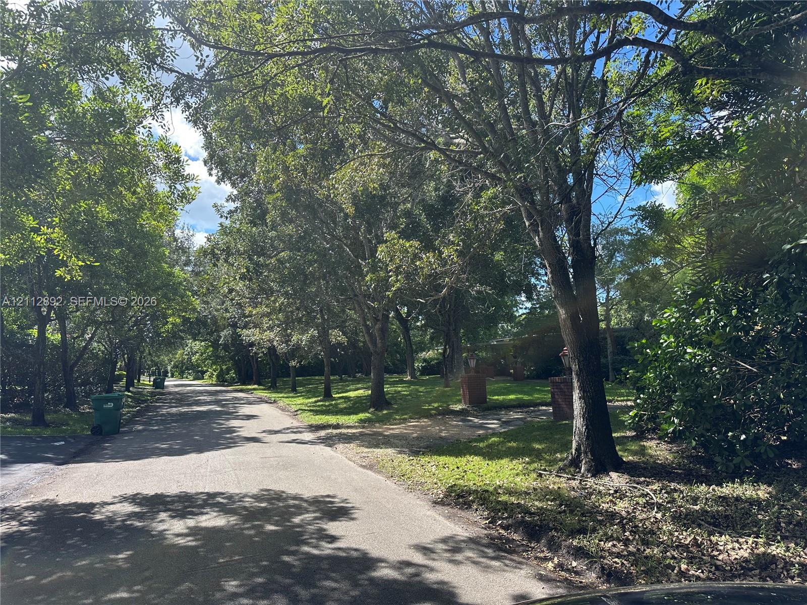 Vacant land for sale at 11600 SW 69th Avenue, Pinecrest, FL 33156