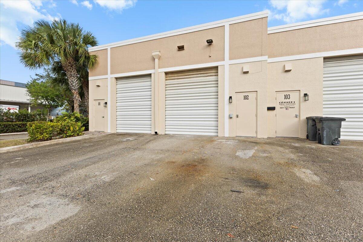 Property sold in West Palm Beach, FL: 9020 Bellhurst Way 102, sold with real estate agent Giuliana Zlitini